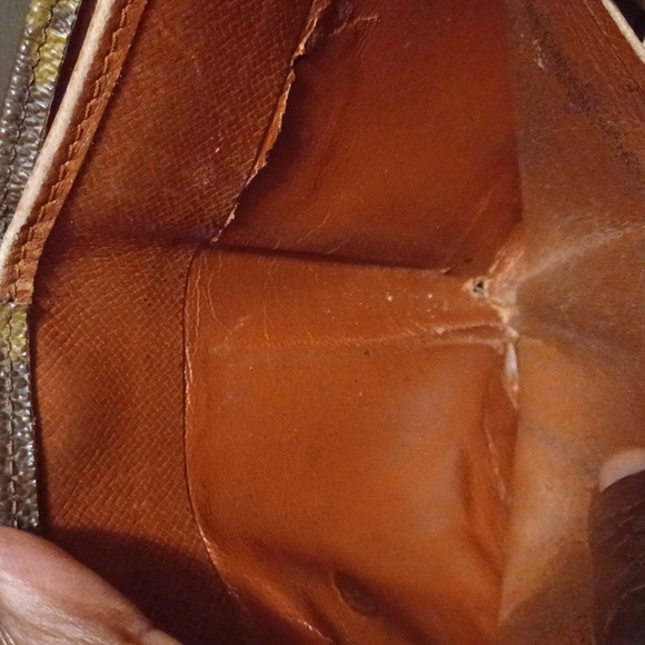 ✨️LOUIS VUITTON MONOGRAM ELISE WALLET - Picture 8 of 16